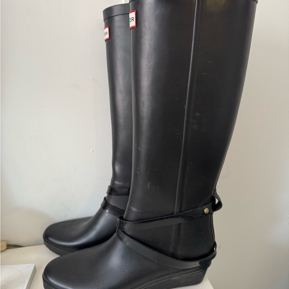 Hunter Classic Wedge Black Knee-High Boots - Picture 2 of 6